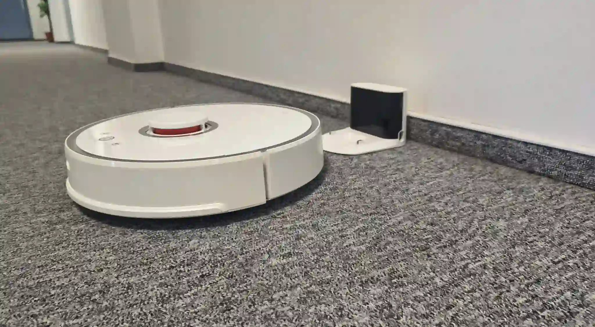 Robotul aspirator nu se încarcă